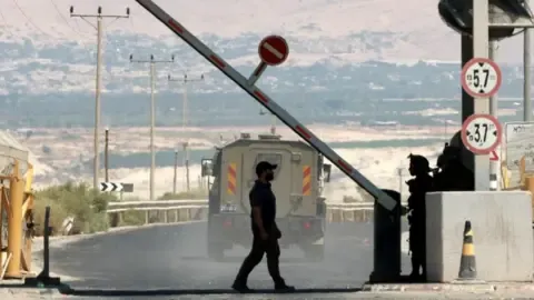 Two Individuals Shot in Attack Close to Jordan-West Bank Checkpoint, IDF Confirms